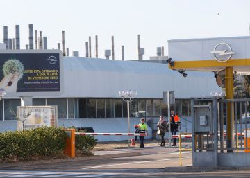 Entrada de la factoría de Opel en Figueruelas.