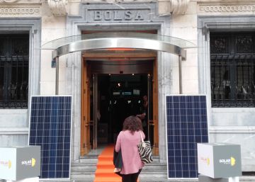 Jornada de estreno de Solarpack en el parqué, que tuvo lugar en la Bolsa de Bilbao.