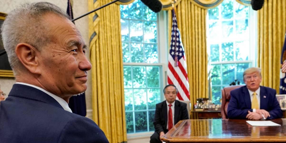 El vicepresidente chino Liu He durante la reunión que mantuvo el viernes con Donald Trump.