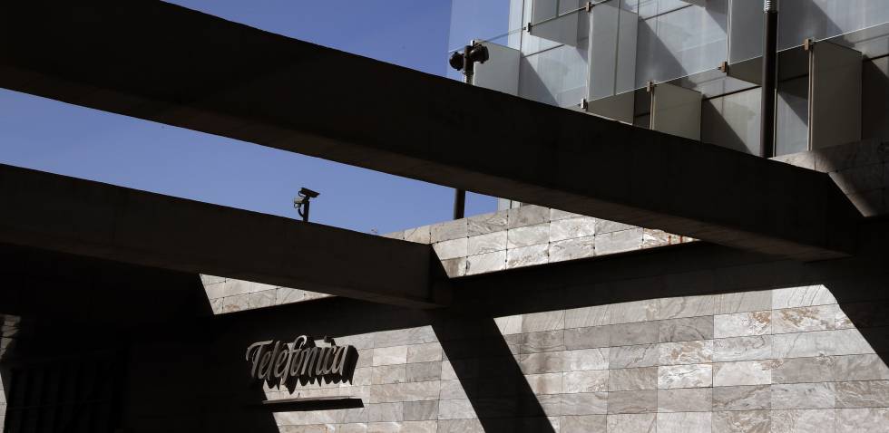Telefónica advierte de la falta de acuerdos en la política española