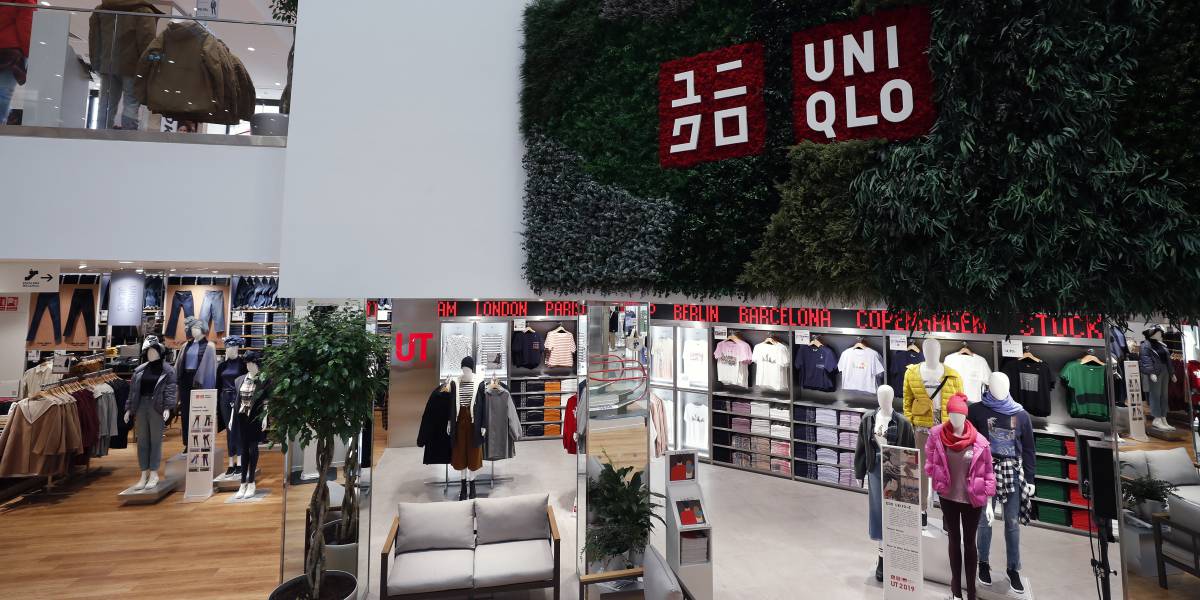 Interior de la tienda de Uniqlo Serrano.