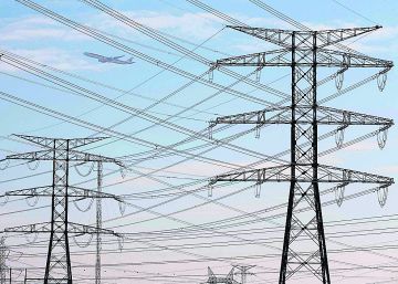 Torres eléctricas, a las afueras de Madrid.