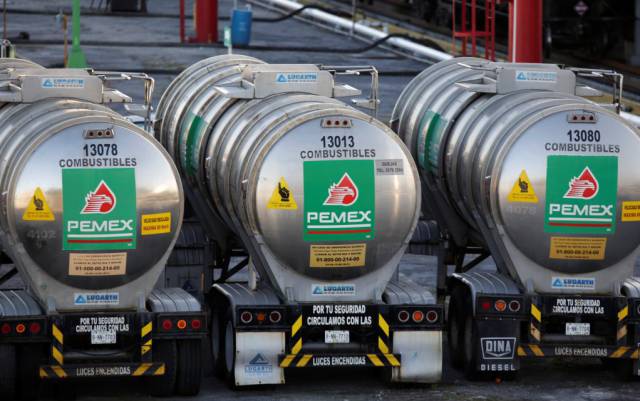 El rompecabezas de la deuda de Pemex confunde a AMLO