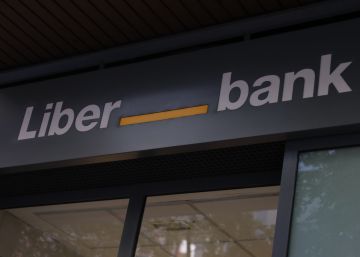 Ola de despidos en la banca mediana y pequeña