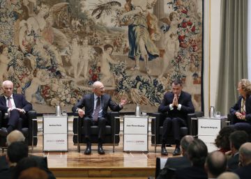 José Manuel Cmapa (presidente de la EBA), Andrea ENria (presidente del Mecanismo Único de Supervisión), Jean Pierre Mustier ((presidente de la Federación Bancaria Europea) y Margarita Delgado (subgobernadora del Banco de España).