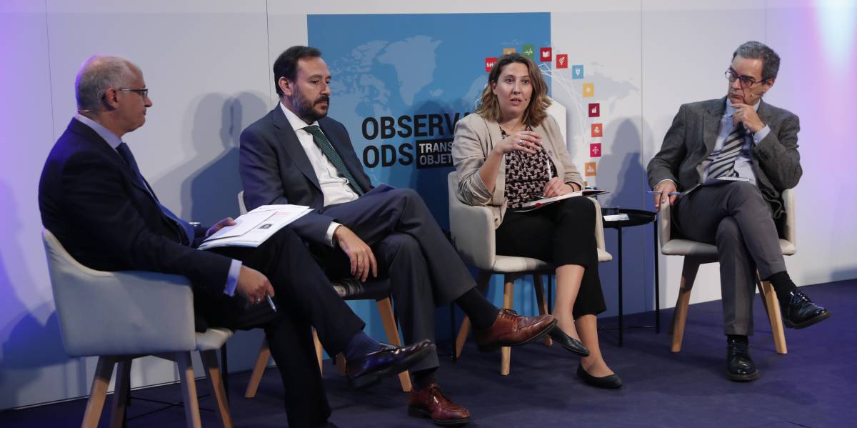 José Antonio Vega, director adjunto de CincoDías; Agustín Delgado, director de innovación, sostenibilidad y calidad de Iberdrola; Cristina Sánchez, directora ejecutiva de la Red Española del Pacto Mundial, y José Antonio Alonso, doctor en Ciencias Económicas y catedrático de Economía Aplicada en la Universidad Complutense de Madrid. Fotos: Pablo Monge