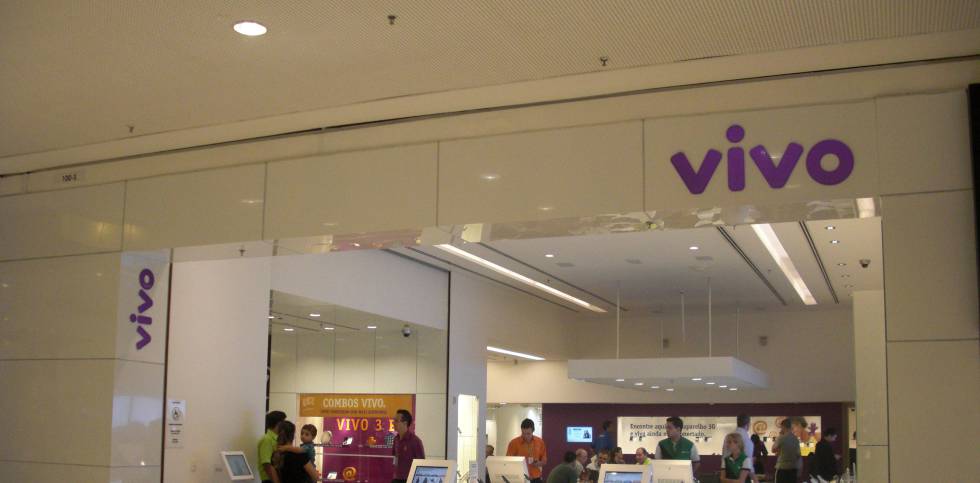 Telefónica Brasil reduce beneficios por la falta de extraordinarios pero bate previsiones