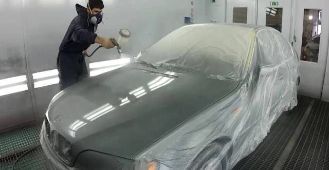 Despedido por rayar el coche de un compañero de trabajo