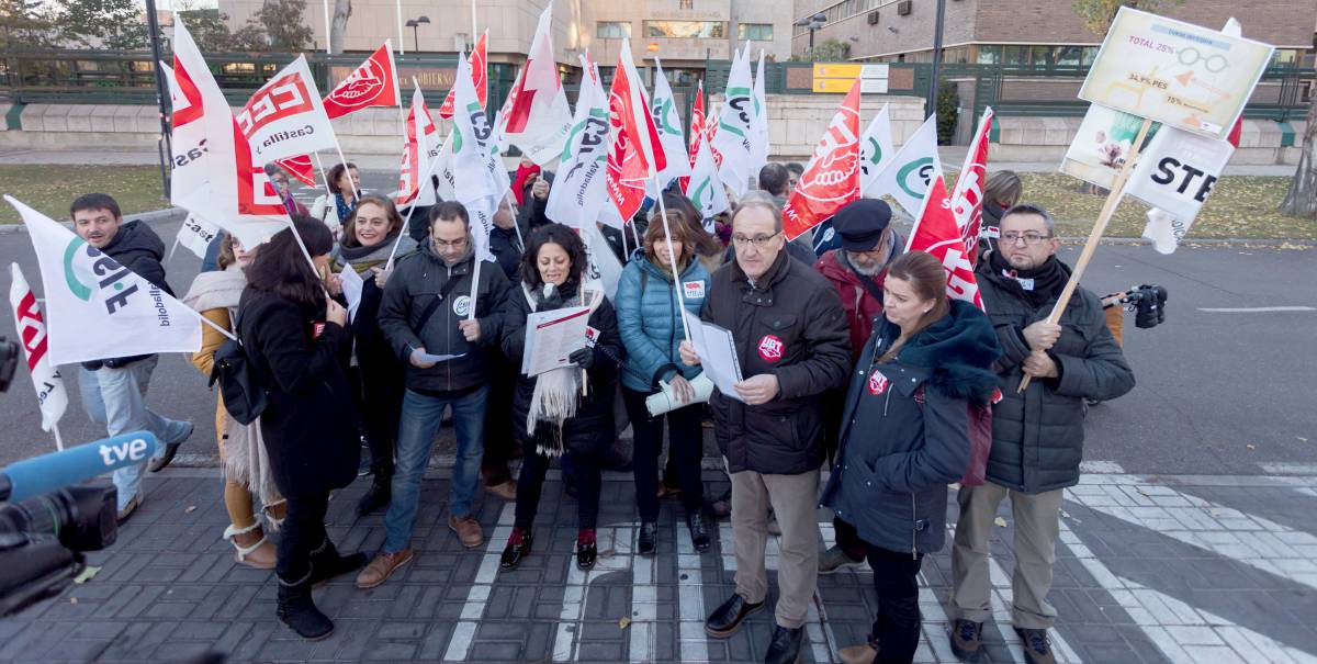 Protesta de profesores interinos en Castilla y León.