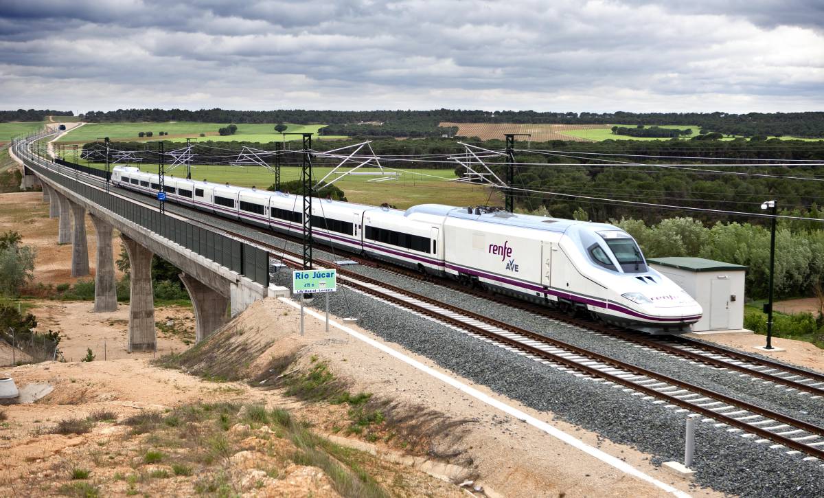 Tren de alta velocidad de Renfe.