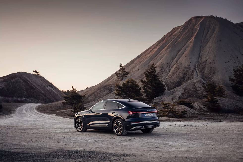 Audi presenta un nuevo SUV eléctrico con tanta autonomía como el Tesla Model X