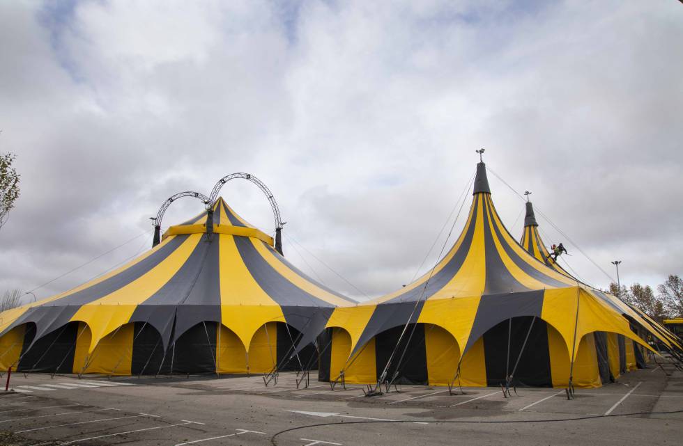 Hangar 52
