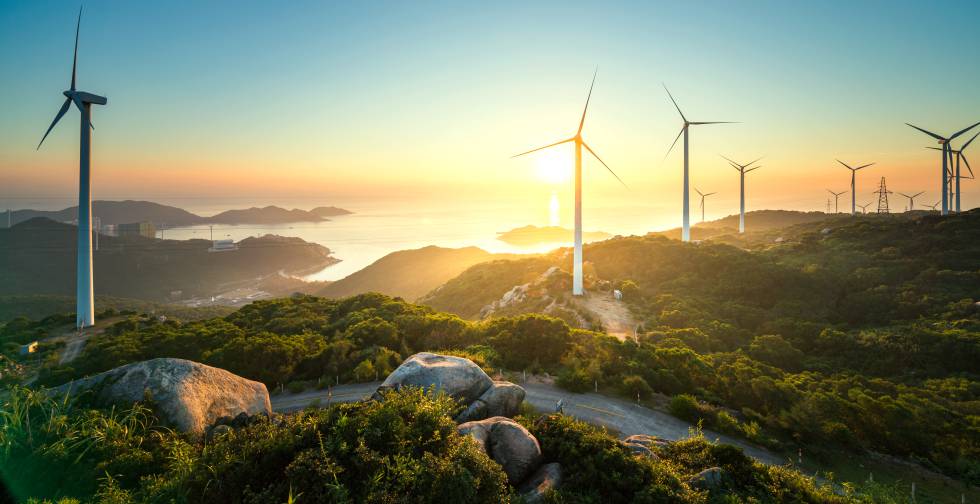 El eléctrico, el sector que más recorta emisiones