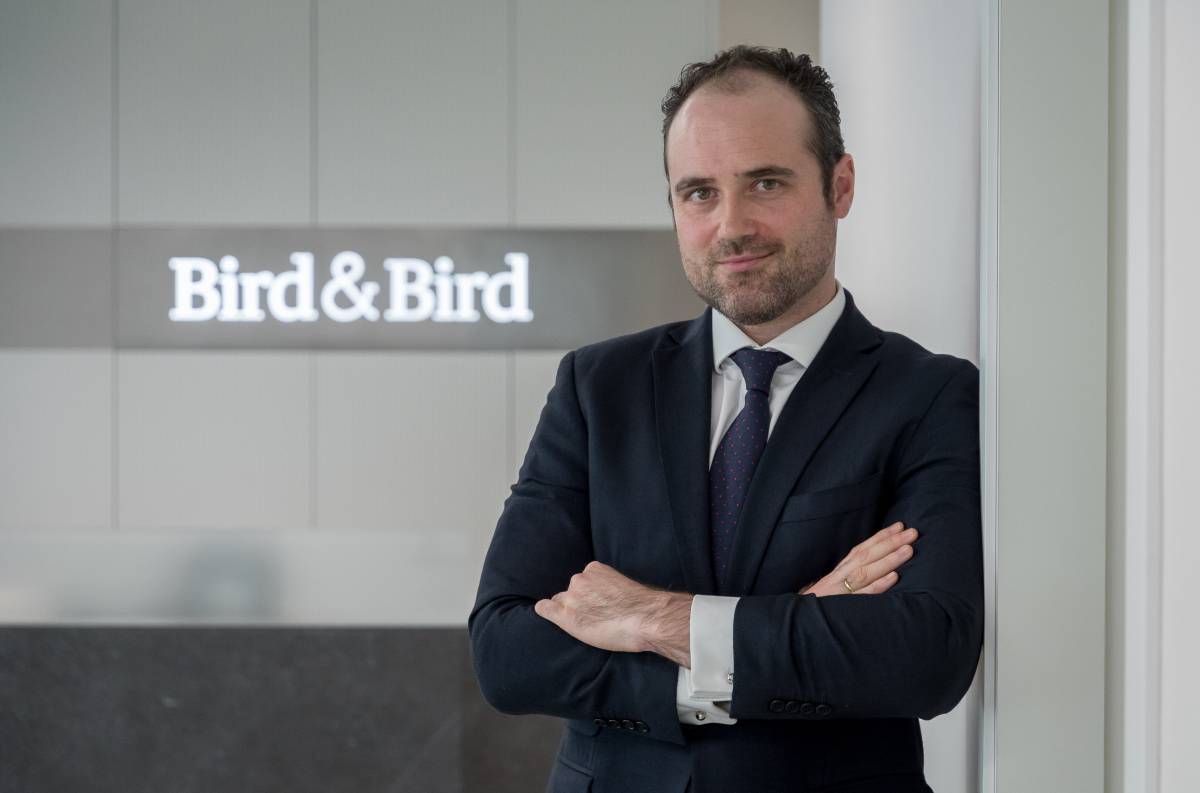 Bird & Bird incorpora a Víctor Horcajuelo como responsable de Tech & Comms