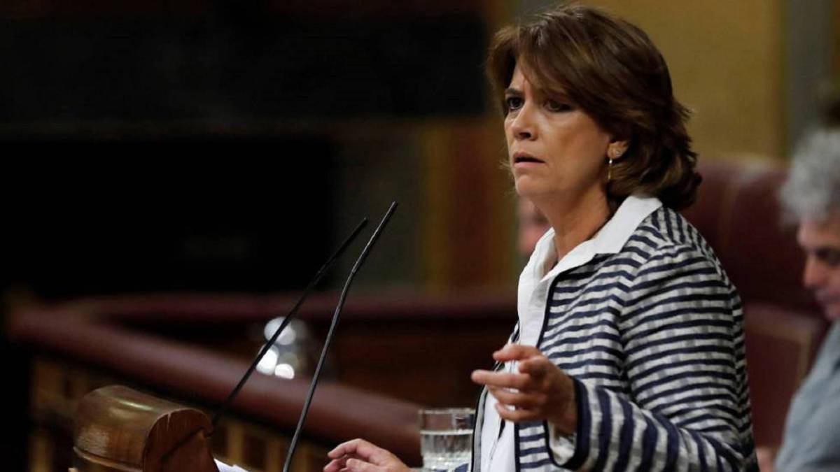 La Abogacía exige la dimisión de Dolores Delgado por el impago del turno de oficio
