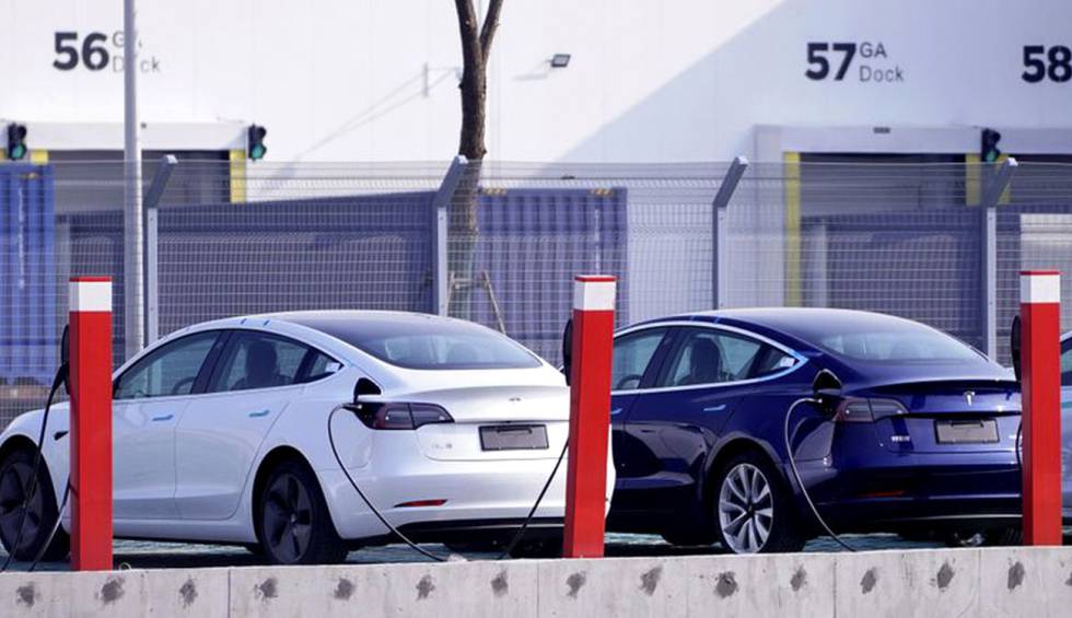 El Tesla Model 3 fabricado en China sigue rebajando su precio