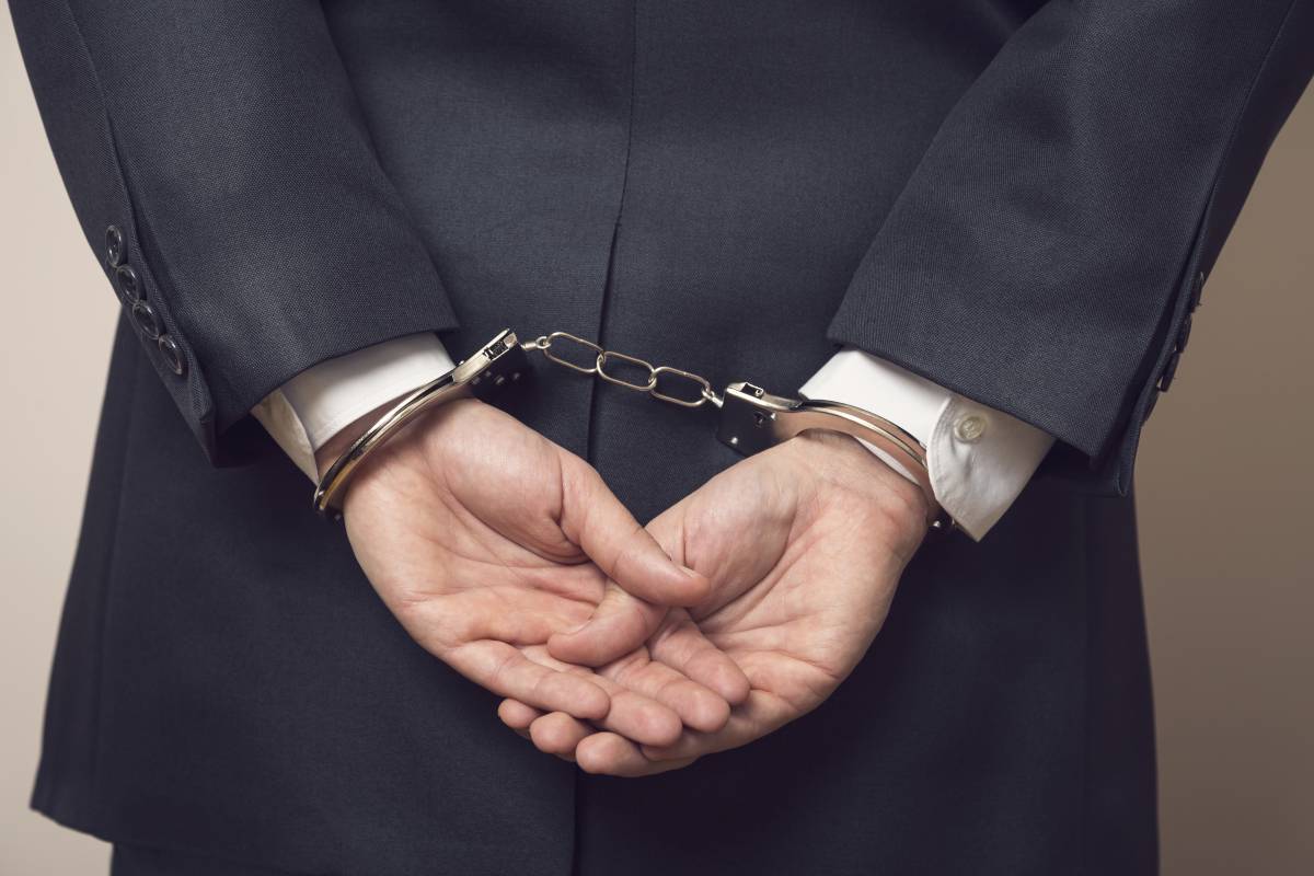 Entrar en prisión por delitos cometidos antes de la firma del contrato no justifica el despido