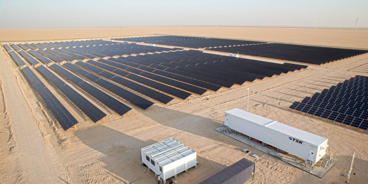 Una instalación de paneles solares desarrollada por TSK en Kuwait.