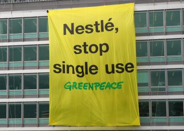 Nestlé necesita apoyo de sus pares en su guerra contra el plástico