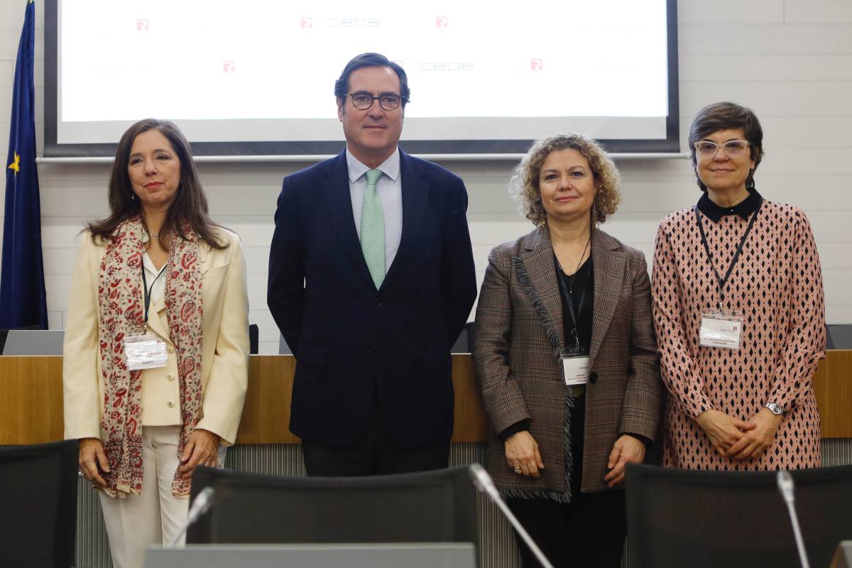 Los registradores reafirman su apuesta por la resolución consensuada de los conflictos