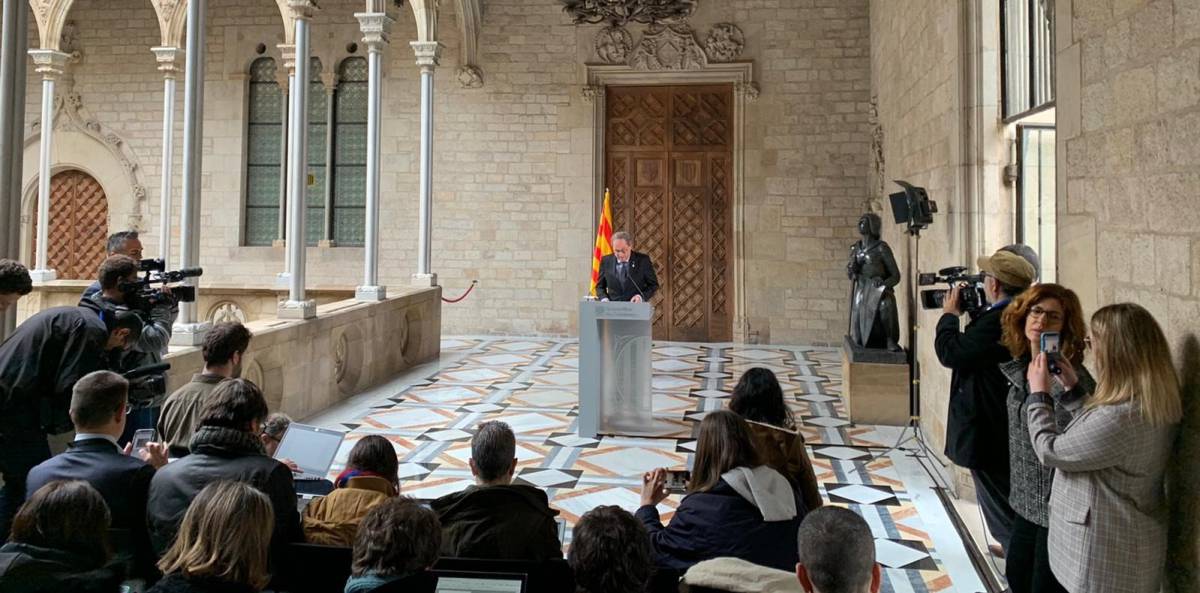 El presidente de la Generalitat, Quim Torra, pronuncia una declaración institucional en el Palau de la Generalitat el 29 de enero de 2020rn rn