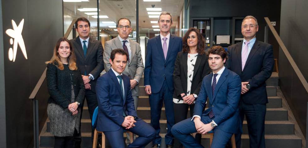 De pie: Natalia García, Í. de las Cuevas, Lorenz Altenburg, A. Sanz-Pastor, Mónica Ferrari y Miguel Lafont. Sentados: Eugenio Tubio y Álvaro Aguilar.