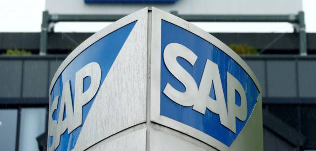 Logo de SAP en un edificio de la compañía.