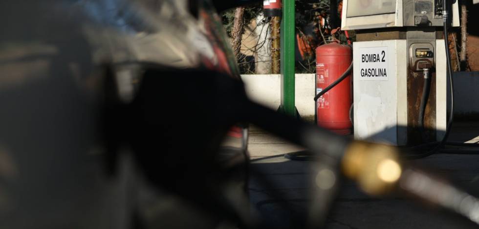 El IPC baja tres décimas en febrero por el abaratamiento de los carburantes
