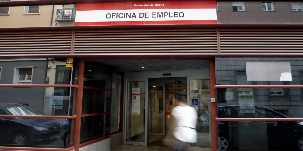 Exterior de una oficina de empleo.