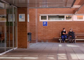 Cataluña ordena el confinamiento de unas 70.000 personas en Barcelona Cataluña ordena el confinamiento de unas 70.000 personas en Barcelona