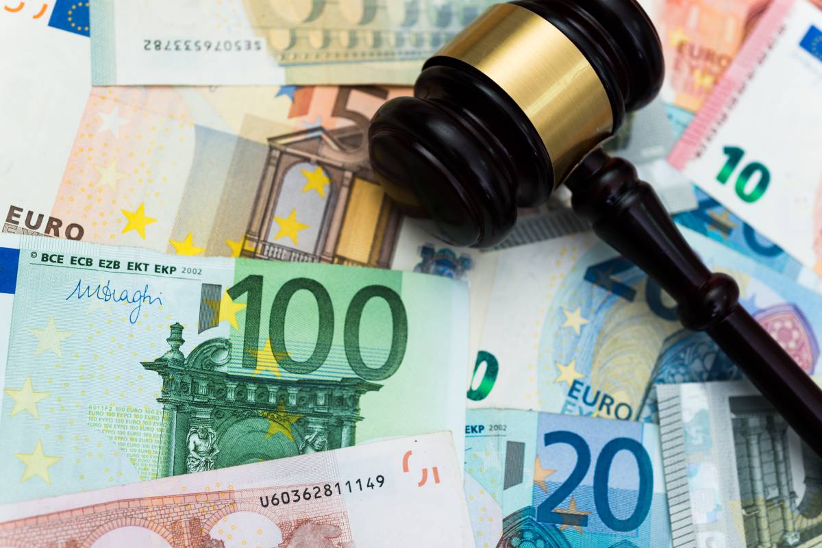 Un abogado, condenado por apropiarse 50.000 euros de dos clientes