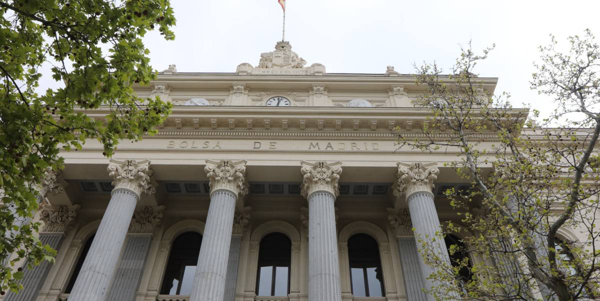 Fachada del edificio de La Bolsa de Madrid