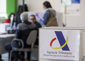 El importe del abono transporte no es deducible como gasto profesional