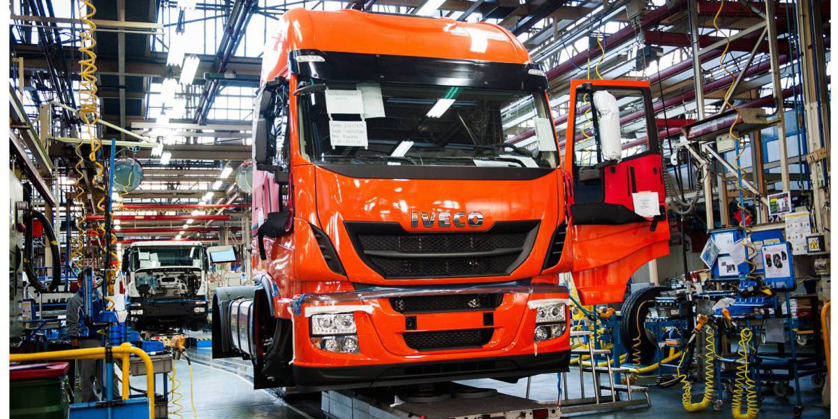 Un camión Iveco en la planta que el fabricante tiene en Madrid.