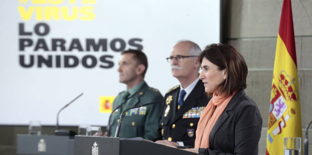 María José Sierra (primer término), jefa de área del Centro de Coordinación de Alertas y Emergencias Sanitarias del Ministerio de Sanidad (CCAES), durante la rueda de prensa ofrecida el pasado miércoles en el Palacio de la Moncloa para informar sobre el coronavirus.