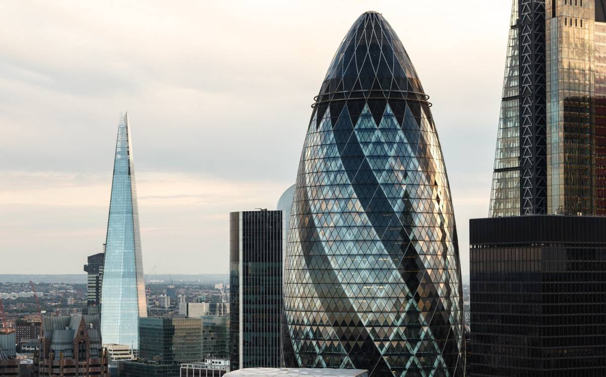 DLA Piper y Clifford Chance también limitan pagos a socios y congelan sueldos
