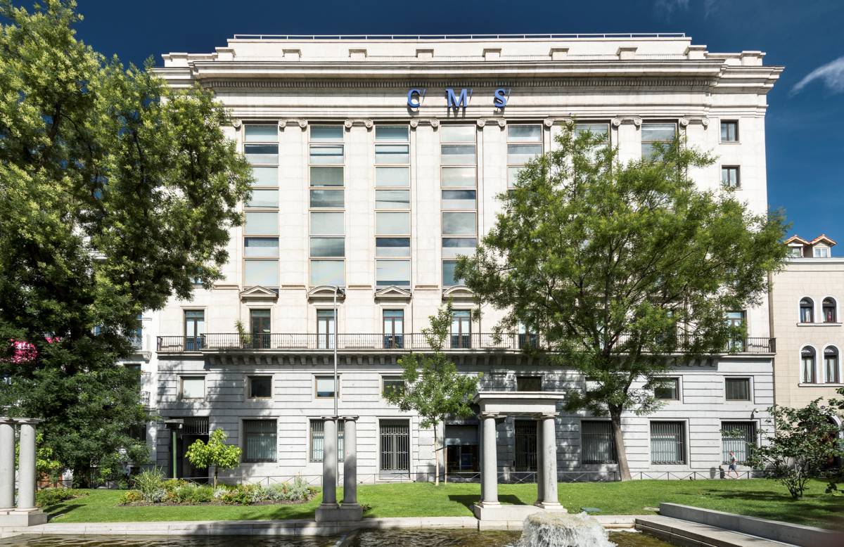 CMS Albiñana cesa a 11 profesionales por la "baja ocupación" de algunas áreas