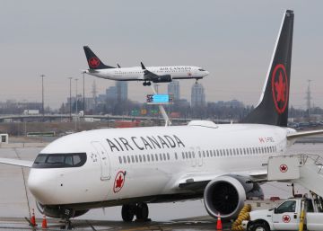 Air Canada anuncia el despido de 20.000 de sus 38.000 empleados Air Canada anuncia el despido de 20.000 de sus 38.000 empleados