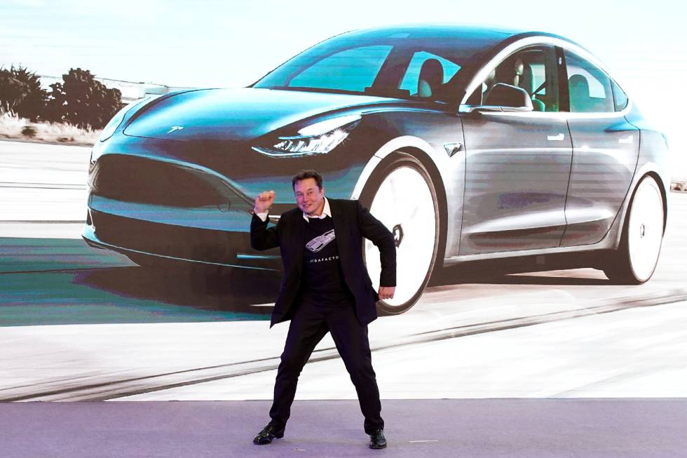 Elon Musk: Tesla está "muy cerca" de la conducción autónoma completa