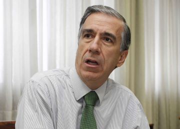 Abengoa negocia con más bancos para que le inyecten 230 millones de liquidez Abengoa negocia con más bancos para que le inyecten 230 millones de liquidez