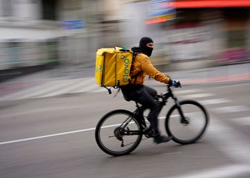 Las plataformas de ‘delivery’
trabajan en planes para
afrontar un cambio normativo Las plataformas de ‘delivery’
trabajan en planes para
afrontar un cambio normativo
