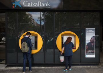 La banca: “No vendemos nada. La gente solo ahorra porque tiene miedo” La banca: “No vendemos nada. La gente solo ahorra porque tiene miedo”