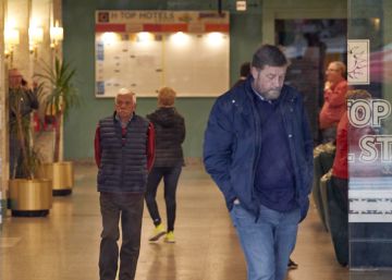 Un grupo de jubilados en un hotel de Lloret de Mar (Girona) en un viaje del Imserso cancelado tras el estado de alarma.