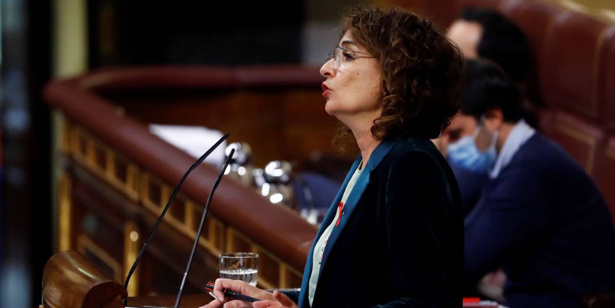 La ministra de Hacienda, María Jesús Montero, durante el plenoDel Congreso de los Diputados.
