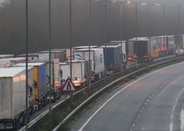 El Gobierno británico promete el cruce de camioneros en Navidad El Gobierno británico promete el cruce de camioneros en Navidad