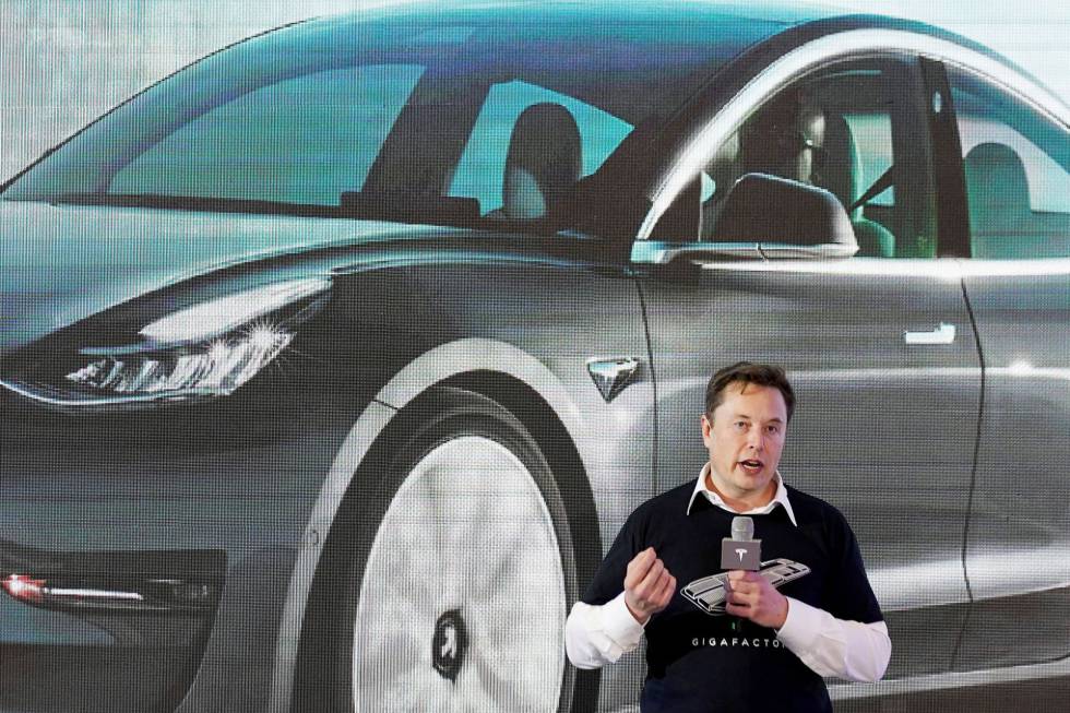 Un ‘bug’ en la pantalla obliga a Tesla a llamar a revisión a más de 150.000 EV