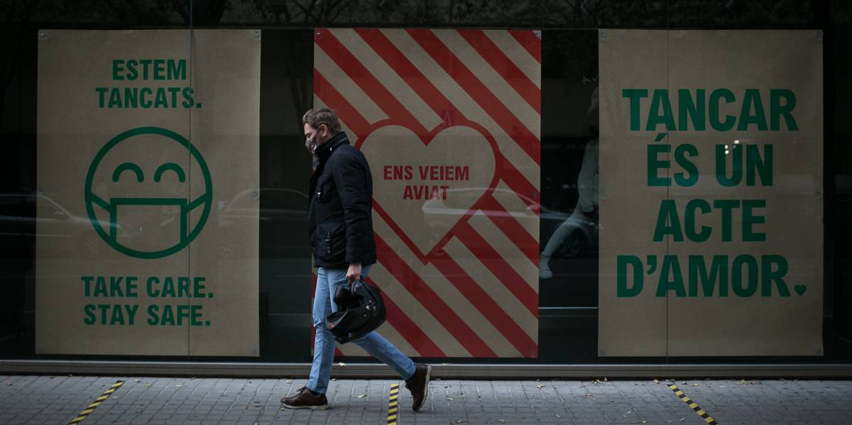 Escaparate de un establecimiento comercial clausurado en el centro comercial Illa Diagonal