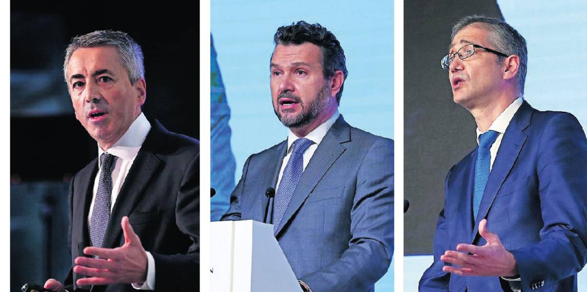 Sergio Álvarez Camiña, director general de Seguros y Fondos de Pensiones, Rodrigo Buenaventura, presidente de la CNMV, y Pablo Hernández de Cos, gobernador del Banco de España.