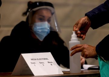 Cataluña registra una participación del 53,5 %, la más baja de la democracia Cataluña registra una participación del 53,5 %, la más baja de la democracia