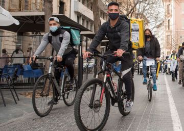 La aprobación de la ‘ley de riders’ encalla en su redacción final La aprobación de la ‘ley de riders’ encalla en su redacción final